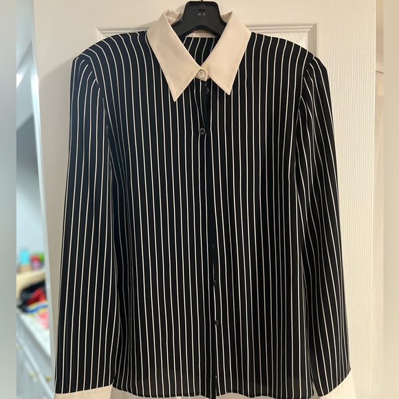 Michael Kors Black + White striped Button down silk shirt, size 8. - Picture 1 of 4